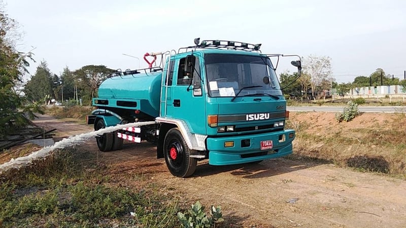 ISUZU FTR 195แรงม้า รถบรรทุก 6ล้อ บรรทุกน้ำ ปี1995 ISUZU FTR 195แรงม้า รถบรรทุก 6ล้อ บรรทุกน้ำ ปี1995