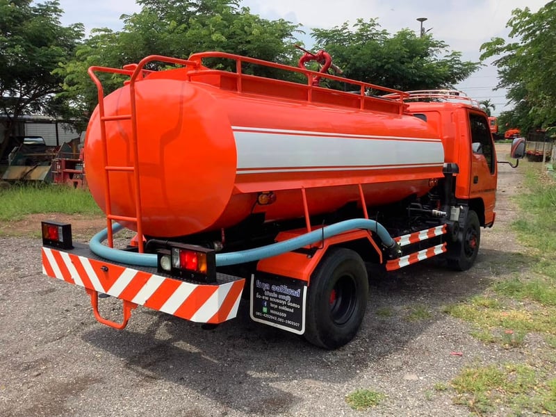 ISUZU NQR 175แรงม้า รถบรรทุก 6ล้อ บรรทุกน้ำ ปี2007