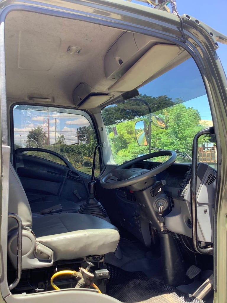 ISUZU FRR 210แรงม้า รถบรรทุก 6ล้อ บรรทุกน้ำ ปี2013 ISUZU FRR 210แรงม้า รถบรรทุก 6ล้อ บรรทุกน้ำ ปี2013