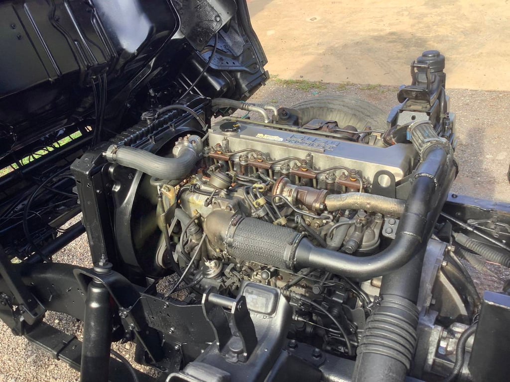 ISUZU NPR 130แรงม้า รถบรรทุก 6ล้อ บรรทุกขยะ ปี2000