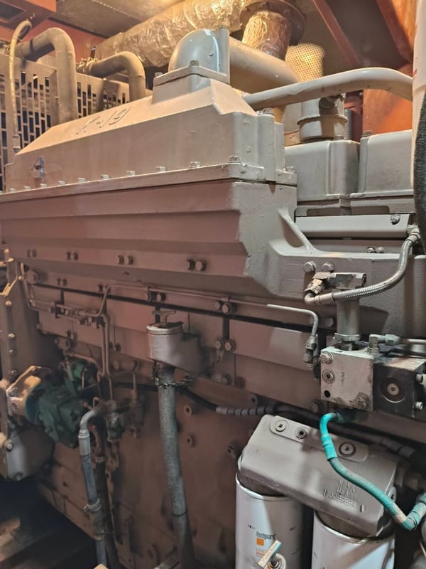 ขายเครื่องปั่นไฟ ขนาด 600KVA ยี่ห้อ CUMMINS KTA 19 ขายเครื่องปั่นไฟ ขนาด 600KVA ยี่ห้อ CUMMINS KTA 19