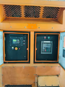 ขายเครื่องปั่นไฟ ขนาด 600KVA ยี่ห้อ CUMMINS KTA 19 ขายเครื่องปั่นไฟ ขนาด 600KVA ยี่ห้อ CUMMINS KTA 19