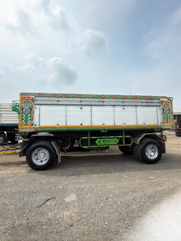 ISUZU FXZ 360แรงม้า รถบรรทุก 10ล้อ พ่วงแม่ลูก ปี2014 เลขไมล์น้อยกว่า 500,000 กม. ISUZU FXZ 360แรงม้า รถบรรทุก 10ล้อ พ่วงแม่ลูก ปี2014 เลขไมล์น้อยกว่า 500,000 กม.