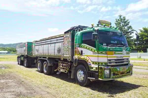 ISUZU FVZ 300แรงม้า รถบรรทุก 10ล้อ ดั้มพ์ ปี2015 เลขไมล์น้อยกว่า 500,000 กม.