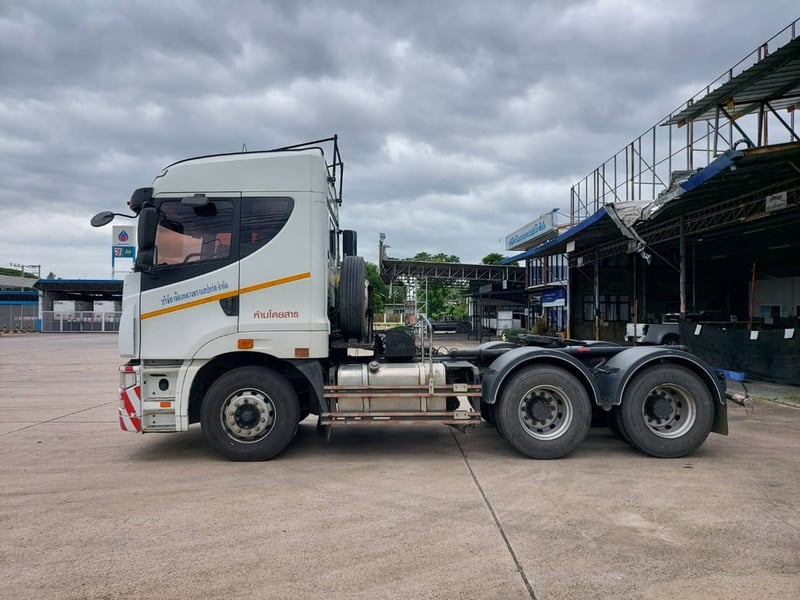 CIMC HNT250B35DC2M 245แรงม้า รถบรรทุก 10ล้อ หัวลาก เฉพาะหัว ปี2015 เลขไมล์น้อยกว่า 500,000 กม. CIMC HNT250B35DC2M 245แรงม้า รถบรรทุก 10ล้อ หัวลาก เฉพาะหัว ปี2015 เลขไมล์น้อยกว่า 500,000 กม.