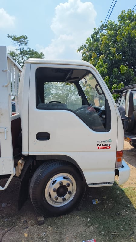 ISUZU NMR 120แรงม้า รถบรรทุก 6ล้อ รถบรรทุกอื่นๆ