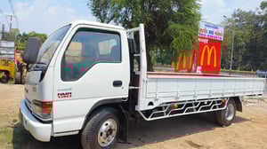 ISUZU NMR 120แรงม้า รถบรรทุก 6ล้อ รถบรรทุกอื่นๆ