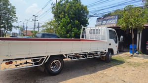 ISUZU NMR 120แรงม้า รถบรรทุก 6ล้อ รถบรรทุกอื่นๆ