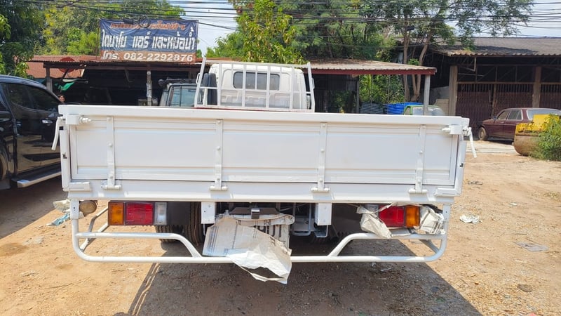 ISUZU NMR 120แรงม้า รถบรรทุก 6ล้อ รถบรรทุกอื่นๆ