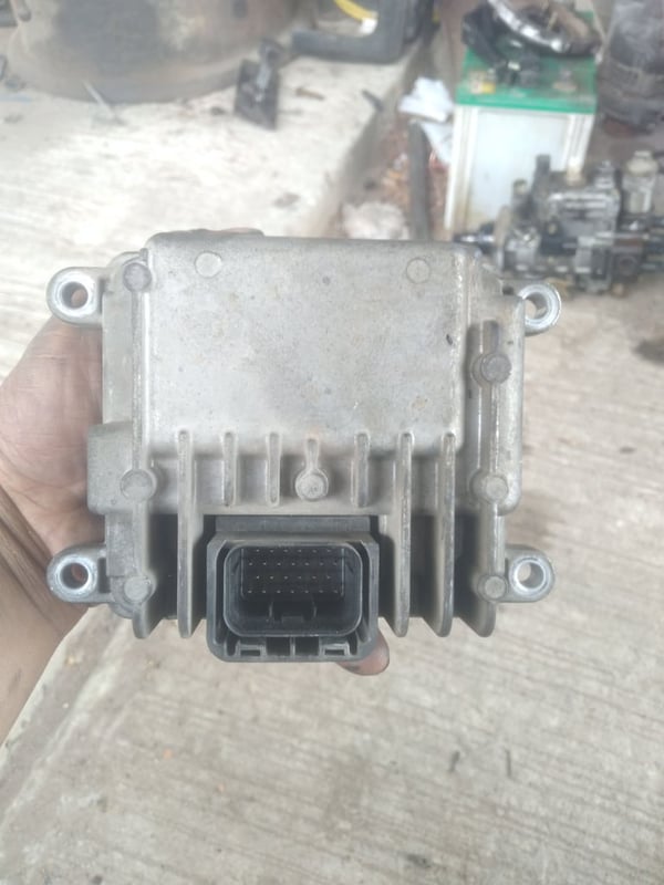 กล่อง EDU 4JH1 กาวเดิมแท้ถอด