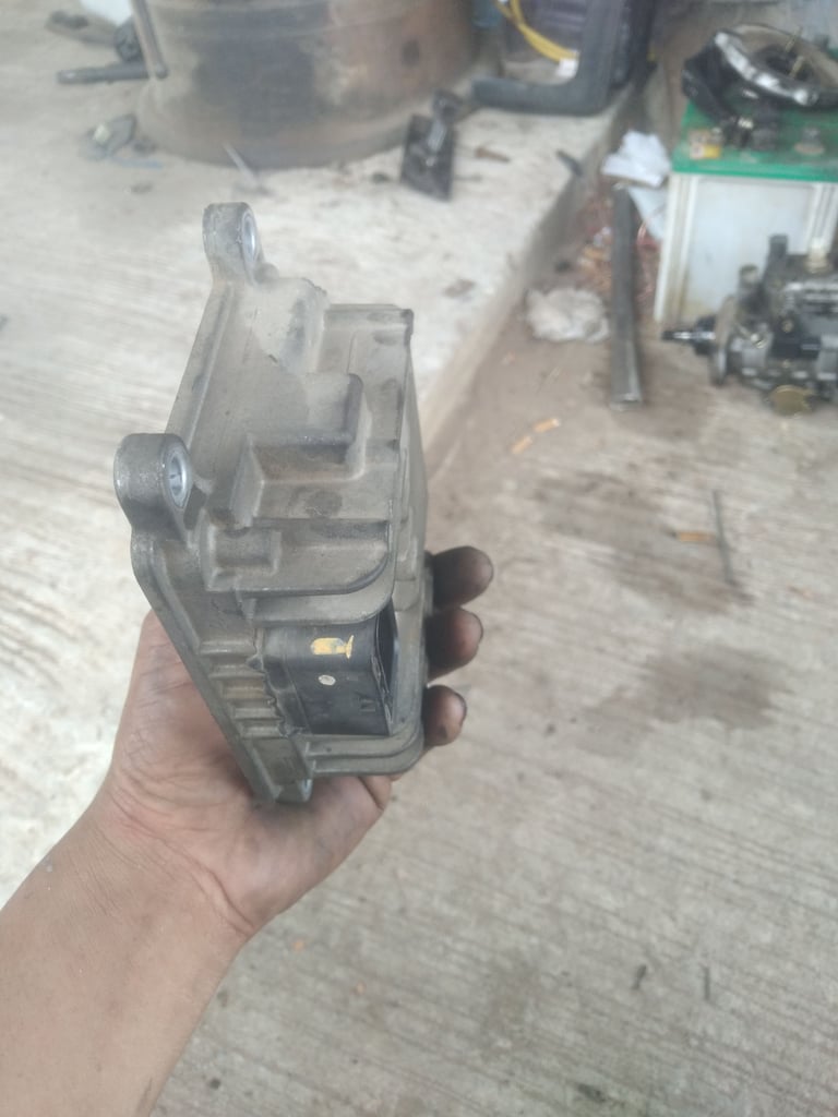 กล่อง EDU 4JH1 กาวเดิมแท้ถอด