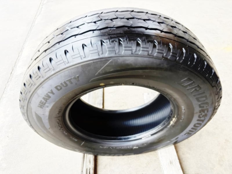  BS. Duravis ขนาด 225-75r15 มี 3เส้น r624