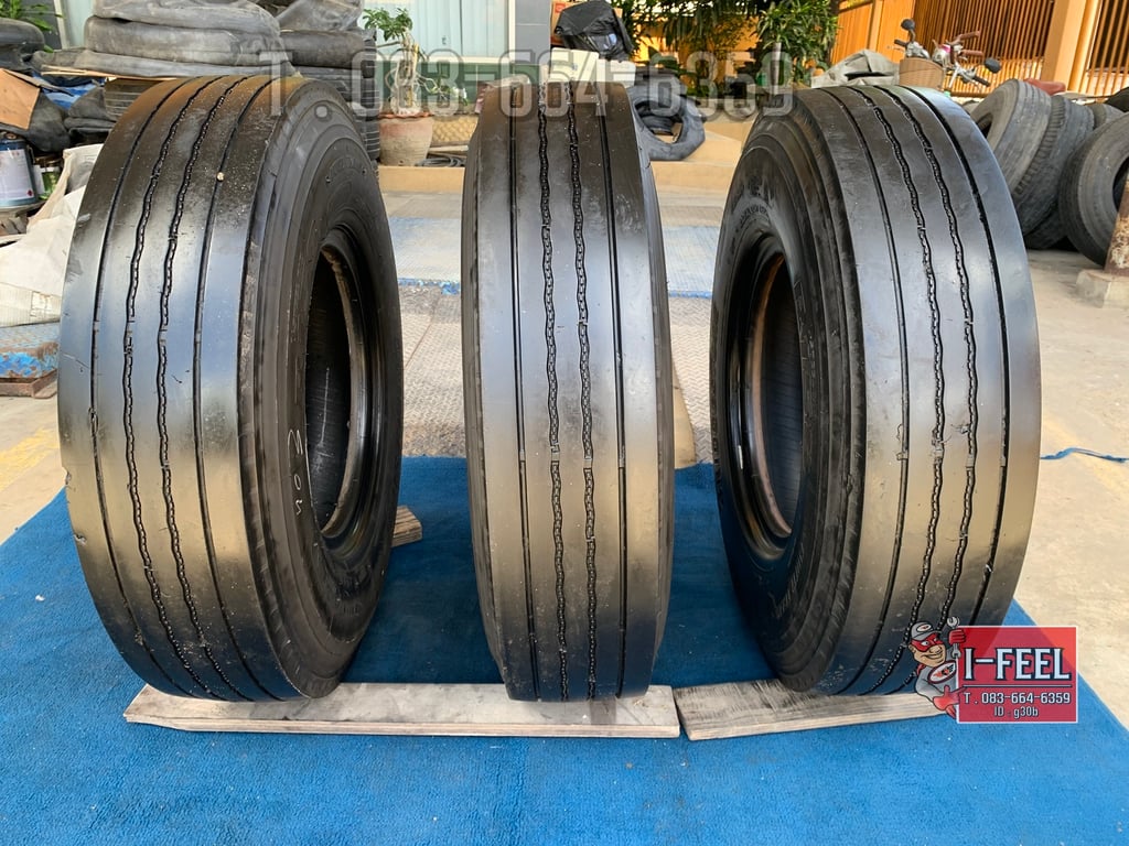 Radial พร้อมใช้ Bridgestone 8.25r16 รุ่น r156 คละปี มี 3เส้น Radial พร้อมใช้ Bridgestone 8.25r16 รุ่น r156 คละปี มี 3เส้น