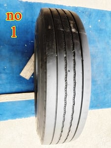 Bridgestone radial 8.25r16 r156 ชุดนี้มี 3เส้น ปีผลิต21-22 ใช้แล้ว