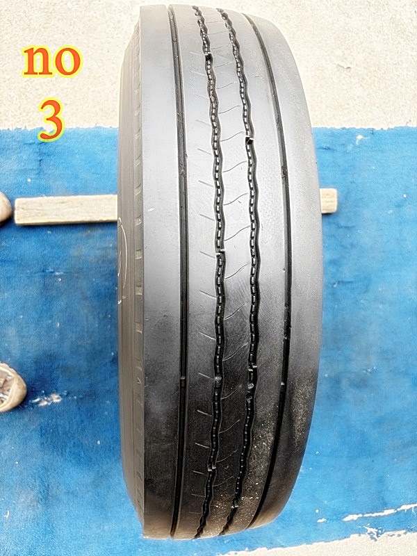 Bridgestone radial 8.25r16 r156 ชุดนี้มี 3เส้น ปีผลิต21-22 ใช้แล้ว
