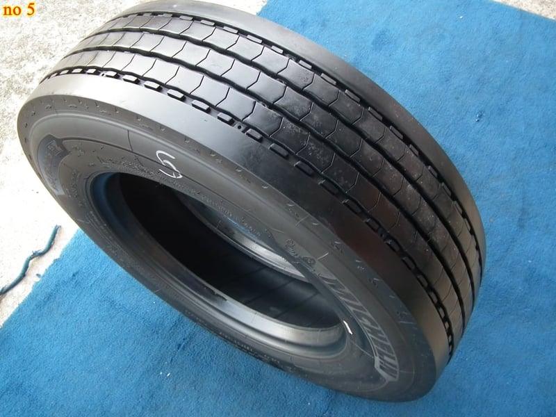 Radial Tire มือ2 มี 6เส้น 215-75r17.5 michelin รุ่น x multi Radial Tire มือ2 มี 6เส้น 215-75r17.5 michelin รุ่น x multi