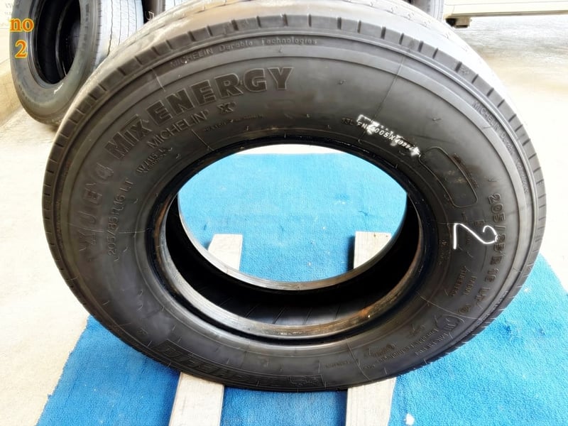 ยางเก่าใช้แล้ว michelin 205-85r16 มี 6เส้น ปีผลิต 2024