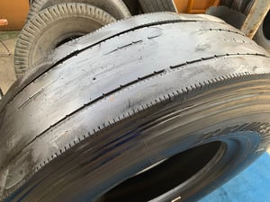 ยางมือ2 Bridgestone ขนาด 1000r20 รุ่น r157 radial tbr