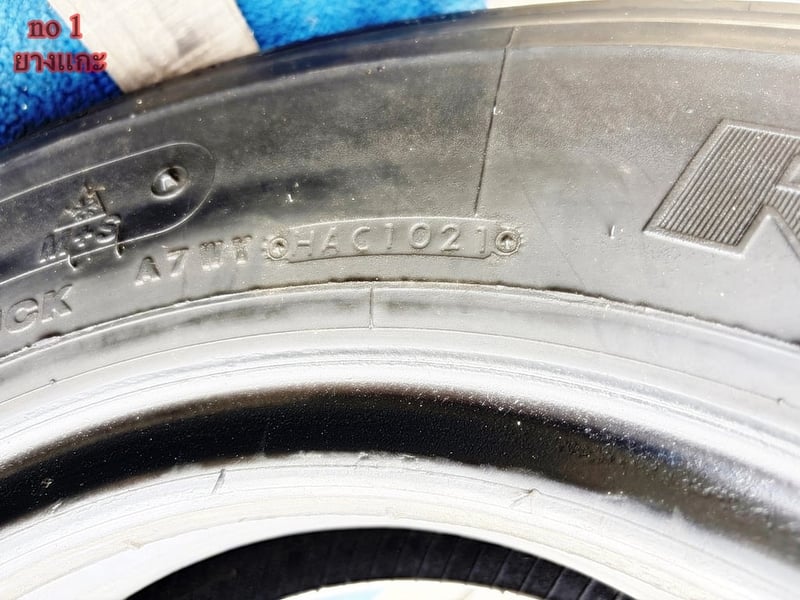 ยางเก่า บรรทุก BS 750r16 radial ชุดนี้ เป็นยางแกะดอกยาง มี 2เส้น ปี21 และ 24