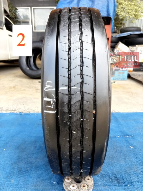 ยางเก่าใช้แล้วBridgestone 215-75r17.5 มี 4เส้น ปีผลิต 24 และ25