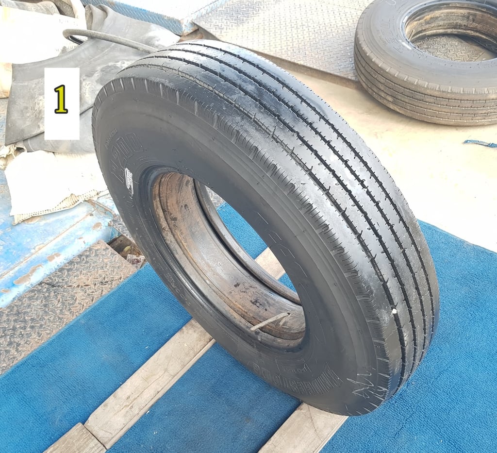 Bridgestone radial 7.00r16 r200 ชุดนี้มี 2เส้น คละปีผลิต