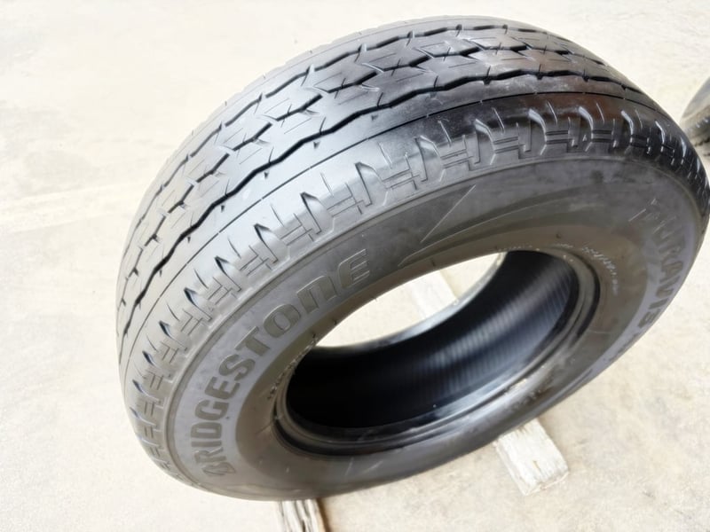  BS. Duravis ขนาด 225-75r15 มี 3เส้น r624