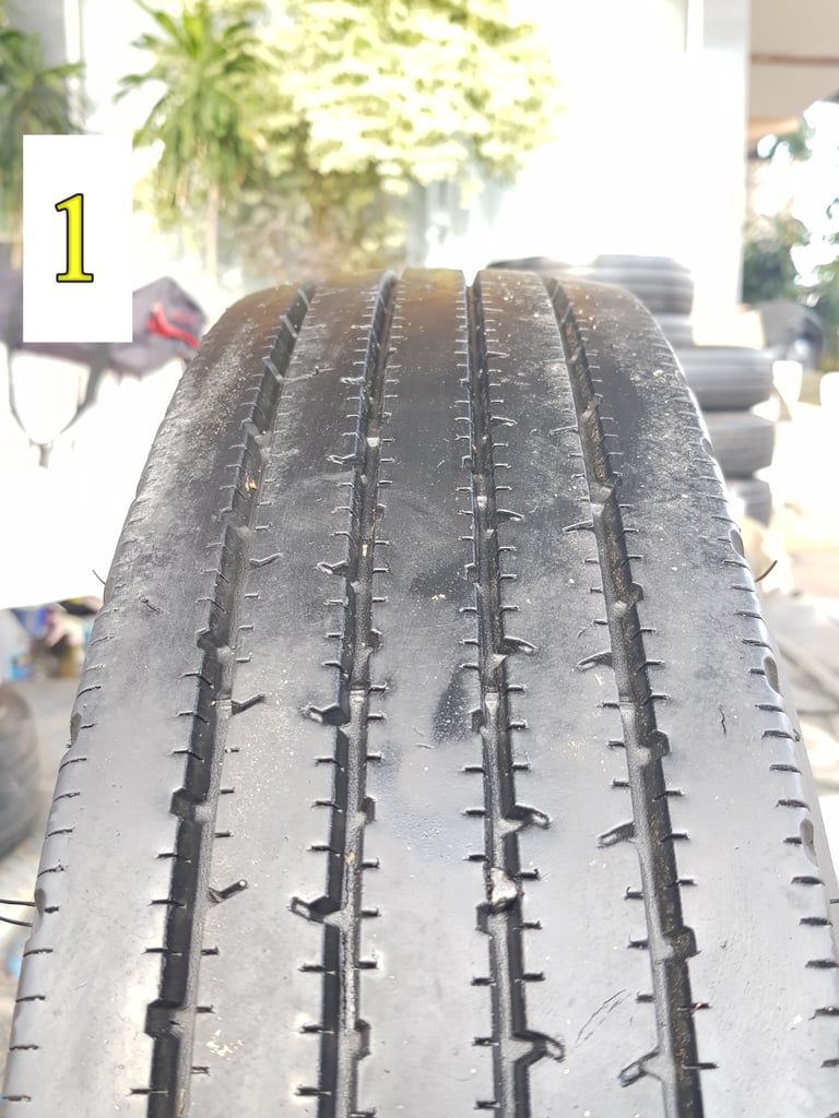 Bridgestone radial 7.00r16 r200 ชุดนี้มี 2เส้น คละปีผลิต