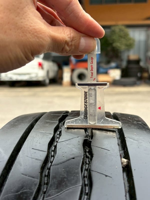 ยางเก่ารถบรรทุกใช้แล้ว bs 7.50r16 r156 มี 8เส้น ปี23 และ 24 radial 