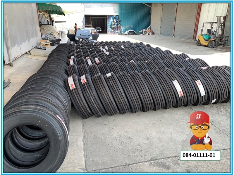Bridgestone รุ่น R157 ขนาด 11R 22.5 Tbr ยางใหม่ เส้นละ9,450บาท
