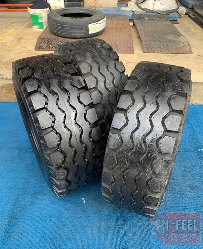 ยางรถยก forklift ยี่ห้อ dunlop tire ขนาด 23 x 9 - 10 ยางเก่าปี
