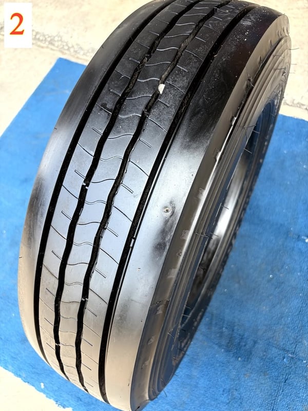 ยางเก่าใช้แล้วBridgestone 215-75r17.5 มี 4เส้น ปีผลิต 24 และ25
