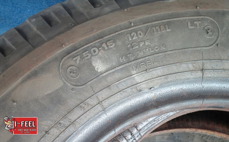 ยางเก่ารถบรรทุก คละยี่ห้อมีBridgestone และ Deestone  7.50r15 nylon ยางใน-รองคอ มี 4เส้น