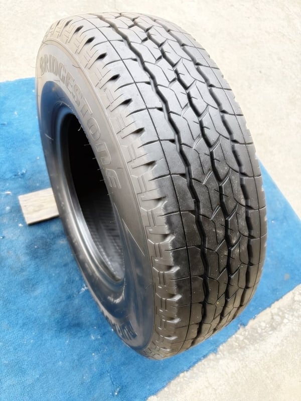  BS. Duravis ขนาด 225-75r15 มี 3เส้น r624