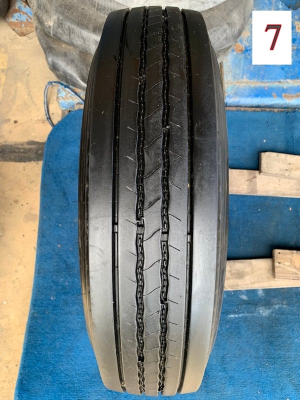 ยางเก่ารถบรรทุกใช้แล้ว bs 7.50r16 r156 มี 8เส้น ปี23 และ 24 radial 