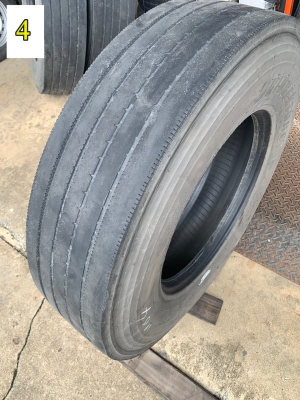 ยางเก่าBridgestone  11r22.5 r157 radial tbr ปี2021 ชุดนี้มี 4เส้น