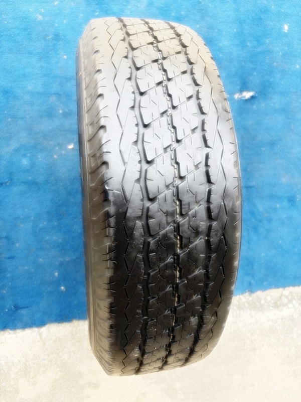 Radialใช้แล้ว มี 4เส้น 225-75r15 Bridgestone ปีผลิต 2018 r669