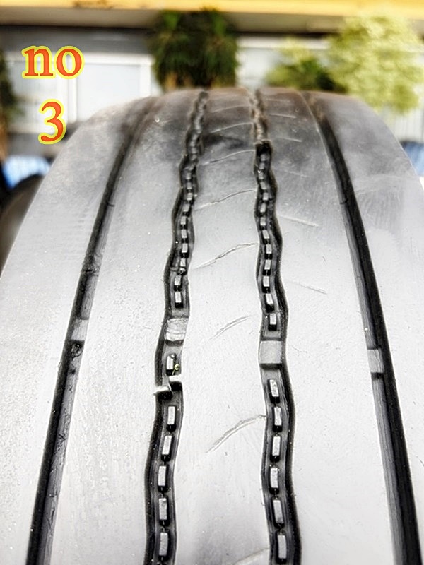 Bridgestone radial 8.25r16 r156 ชุดนี้มี 3เส้น ปีผลิต21-22 ใช้แล้ว