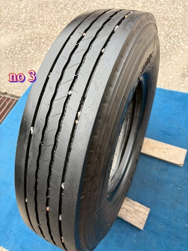 ยางเก่ารถบรรทุกใช้แล้ว bs 7.50r16 r156 มี 8เส้น ปี23 และ 24 radial 