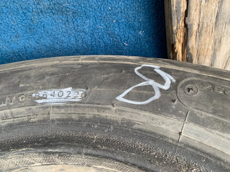 ยางบรรทุกเก่า Bridgestone 7.50r16 mr ยางในรองคอครบ ชุดนี้มี 8เส้น คละปี ผ้าใบ อัดดอกได้ ยางบรรทุกเก่า Bridgestone 7.50r16 mr ยางในรองคอครบ ชุดนี้มี 8เส้น คละปี ผ้าใบ อัดดอกได้