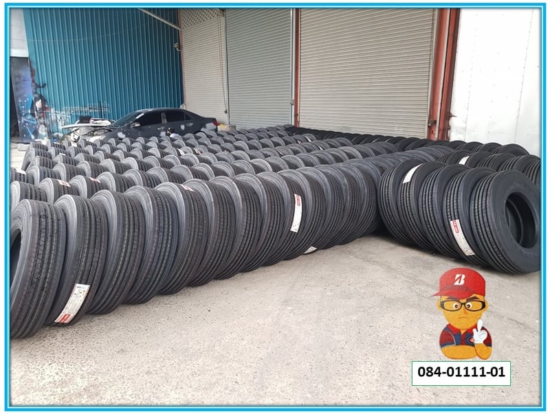 Bridgestone รุ่น R157 ขนาด 11R 22.5 Tbr ยางใหม่ เส้นละ9,450บาท