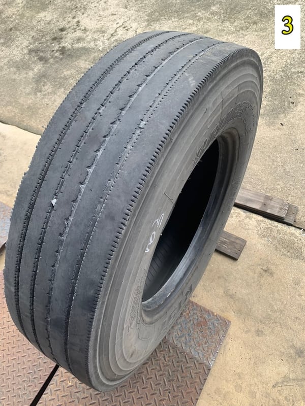 ยางเก่าBridgestone  11r22.5 r157 radial tbr ปี2021 ชุดนี้มี 4เส้น