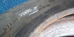 ยางเก่ารถบรรทุก คละยี่ห้อมีBridgestone และ Deestone  7.50r15 nylon ยางใน-รองคอ มี 4เส้น