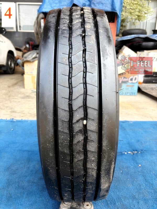 ยางเก่าใช้แล้วBridgestone 215-75r17.5 มี 4เส้น ปีผลิต 24 และ25
