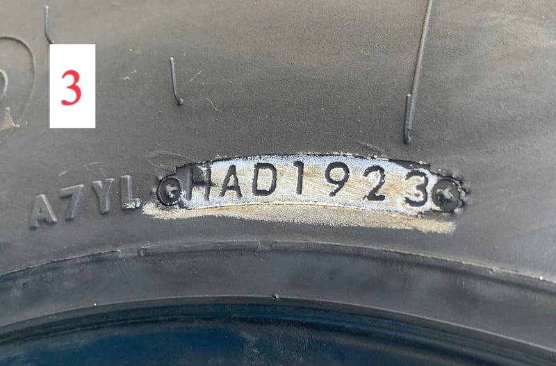 ยาง radial รถบรรทุกรถโดยสาร bridgestone ขนาดยาง 9.5R17.5 มี 4เส้น