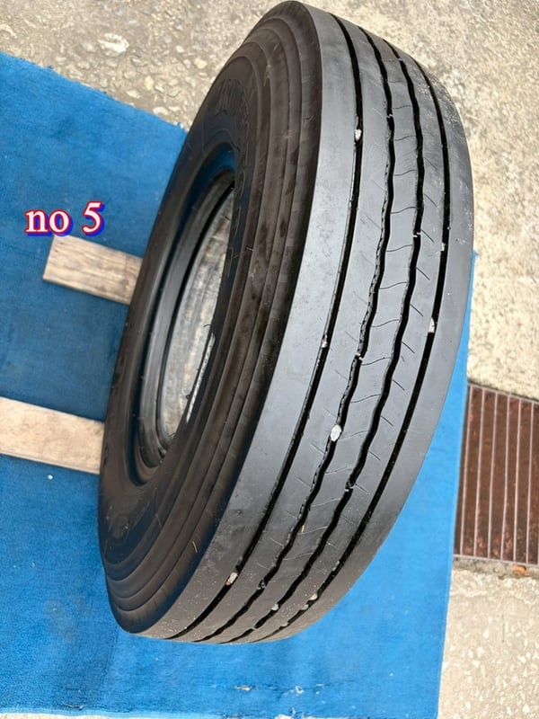 ยางเก่ารถบรรทุกใช้แล้ว bs 7.50r16 r156 มี 8เส้น ปี23 และ 24 radial 