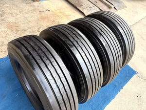ยางเก่าใช้แล้วBridgestone 215-75r17.5 มี 4เส้น ปีผลิต 24 และ25