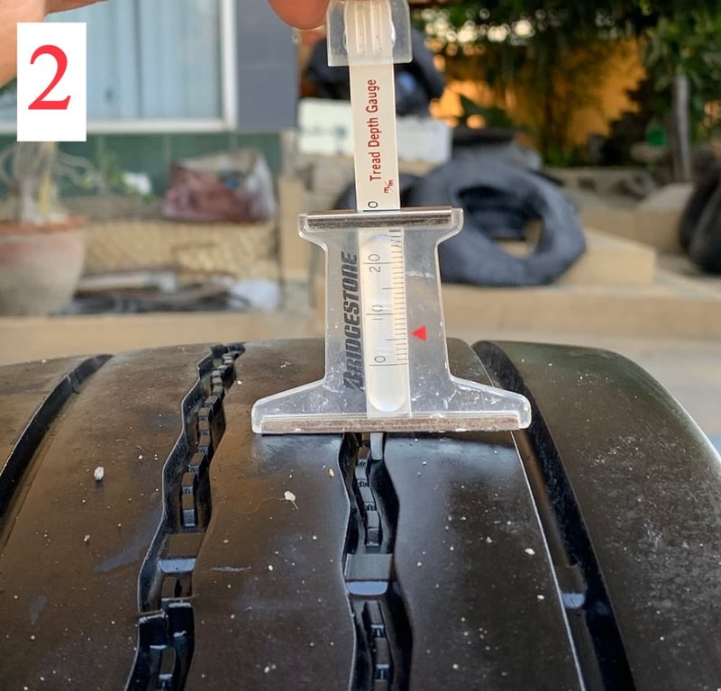 Radial พร้อมใช้ Bridgestone 8.25r16 รุ่น r156 คละปี มี 3เส้น 