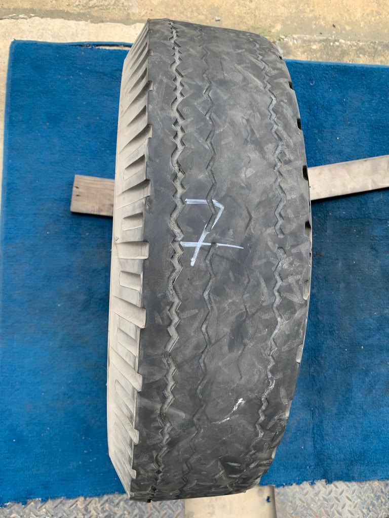 ยางบรรทุกเก่า Bridgestone 7.50r16 mr ยางในรองคอครบ ชุดนี้มี 8เส้น คละปีผลิต ผ้าใบ