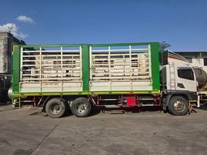 10 ล้อ ฮีโน่ เมก้า เพลาเดียว กระบะคอกสูง ยาว 7.5 เมตร