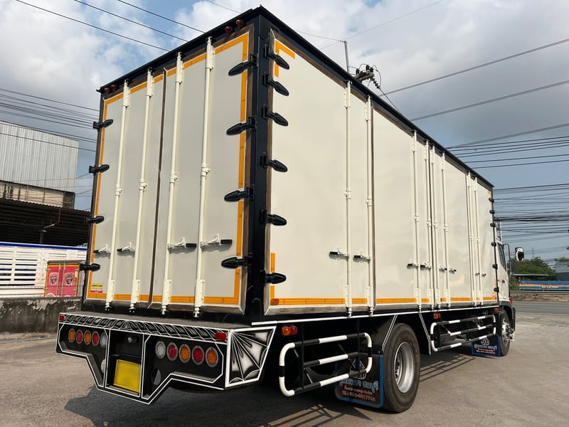 6 ล้อ ฮีโน่ วิคเตอร์ 240 แรงม้า ตู้ 10 บาน ปี 64